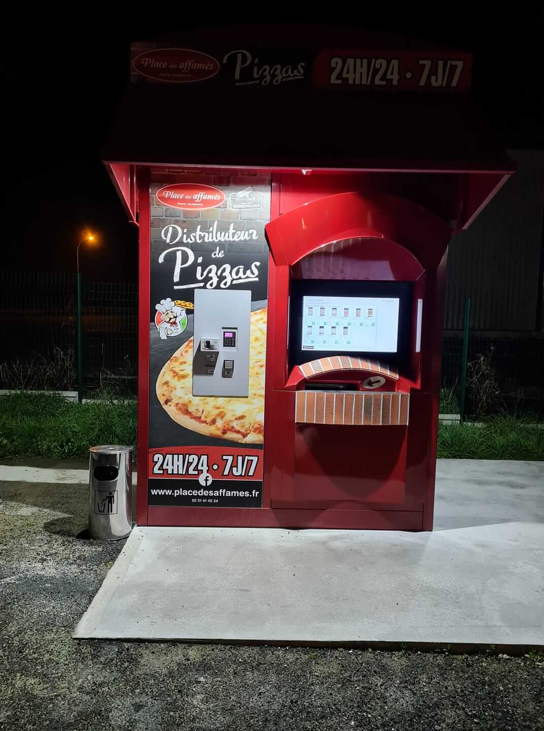 Distributeur de pizza à Bellevigny par Place des Affamés