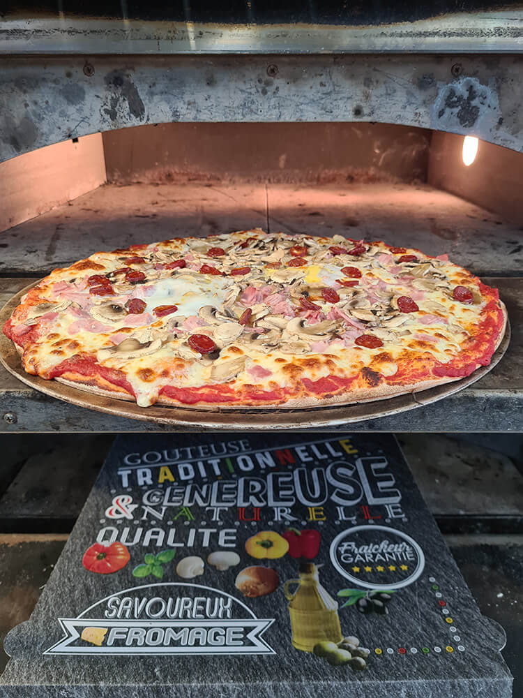 Exemple de pizza par la Place des Affamés à Bellevigny